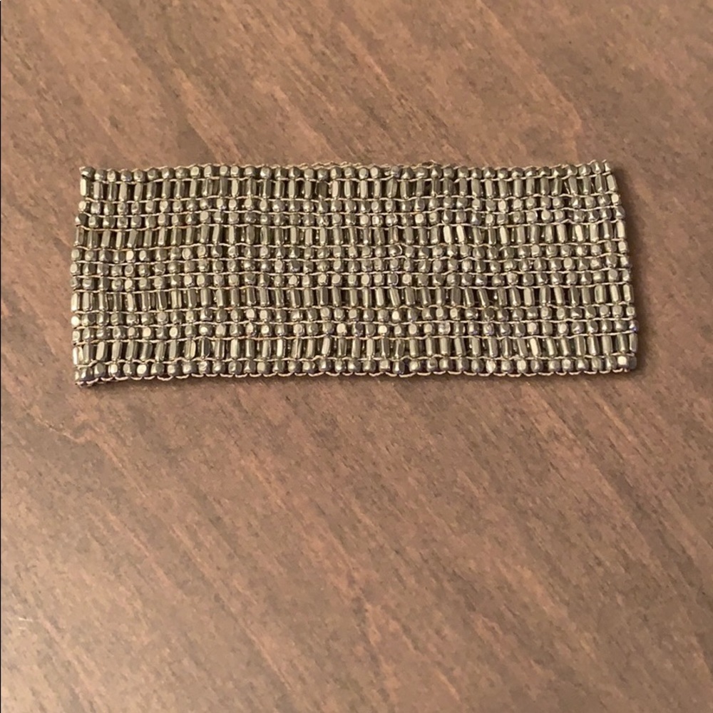 Gorgeous Woman’s Silver Stretch Beaded Bracelet 🤍